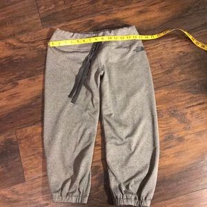NORTH FACE CAPRI LENGTH SWEATS WOMEN’S small